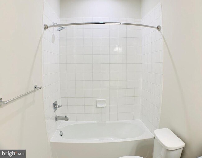 Building Photo - 11380 Willow Green Cir