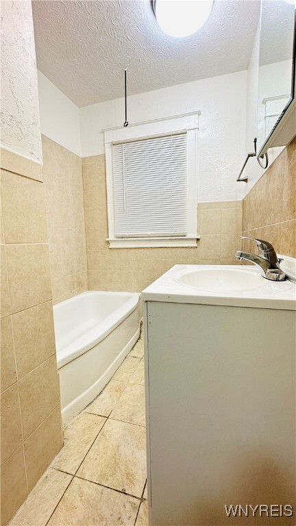 Building Photo - 701 Cedar Ave