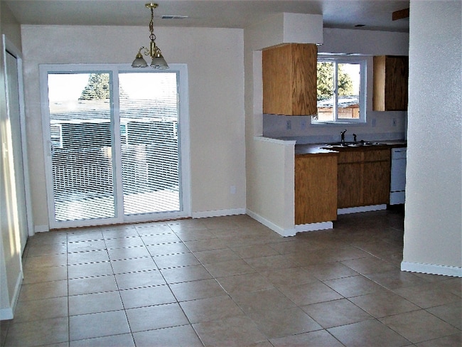 Building Photo - 4448 Lake Mead Dr