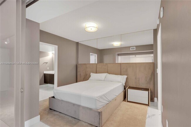 Building Photo - 300 Sunny Isles Blvd