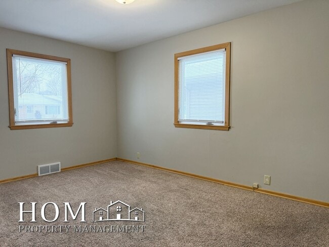 Building Photo - 109 Pfau St