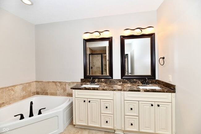 Building Photo - 8555 One W Dr