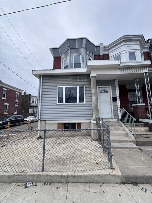 Building Photo - 1623 S 53rd St