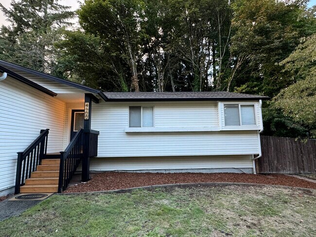 Building Photo - 4100 Songbird Ln NW