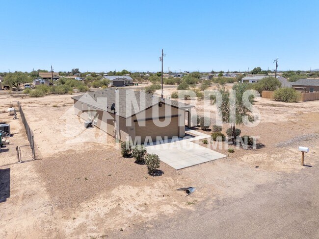 Building Photo - Newer Home in Eloy