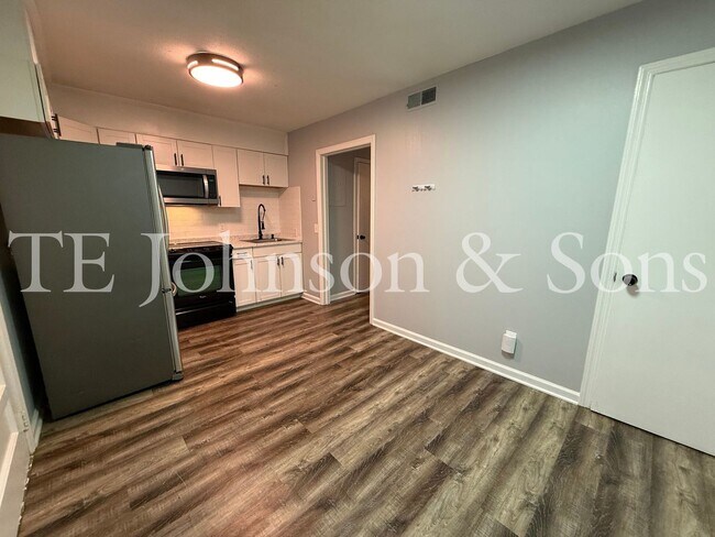 Building Photo - 317 Vineyard Park Ct