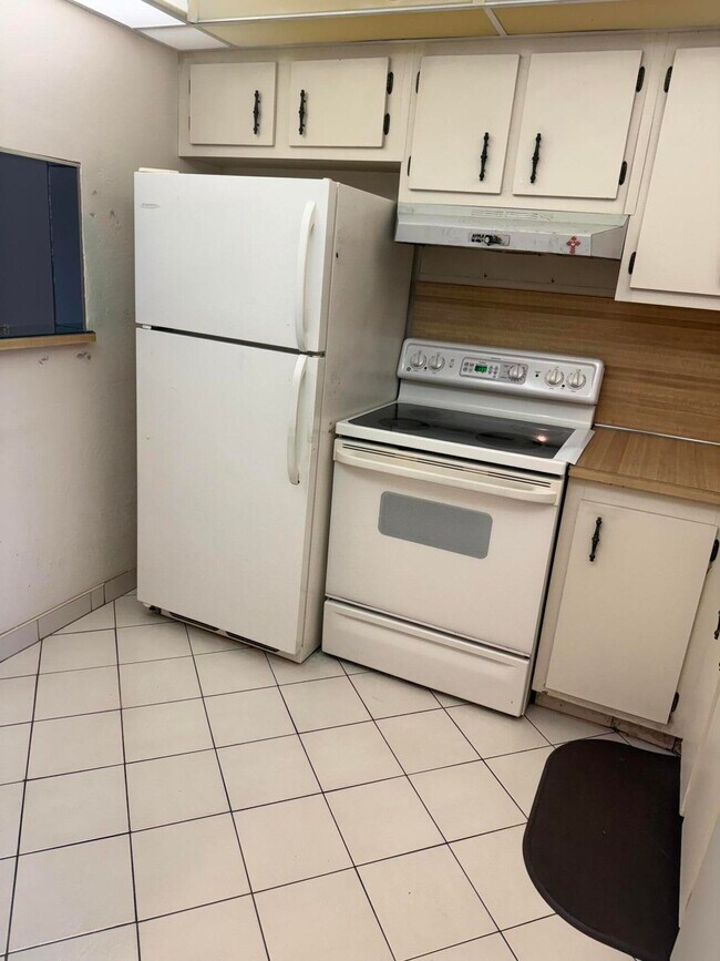 Building Photo - 6670 Royal Palm Blvd