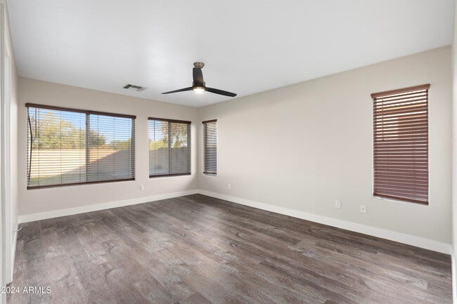 Building Photo - 25014 N 68th Ave