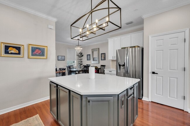Building Photo - Venetian Harbor 3 bed 2.5 bath + Office/Den & 2 car tandem oversized garage!