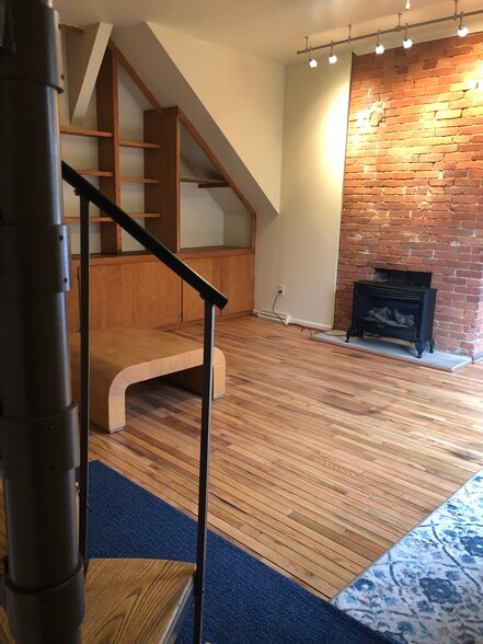 Building Photo - 5511 Claybourne St