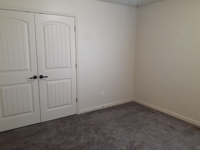 Building Photo - Charming 3-Bedroom, 2-Bathroom Twin Home in Stonebridge Subdivision