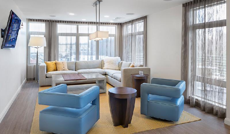 Building Photo - 36 River St