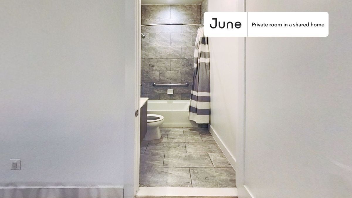 Building Photo - Room in Shared 4 bed/2 bath home