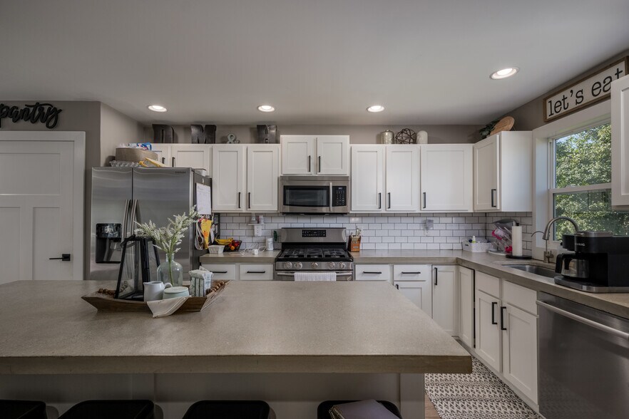 Building Photo - 6019 248th Ave