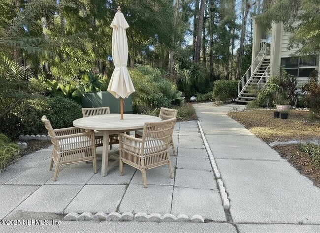 Building Photo - 3801 Crown Point Rd