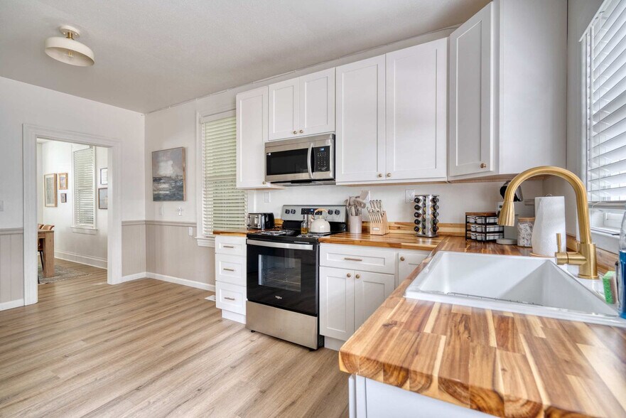 Building Photo - 4128 N Montana Ave