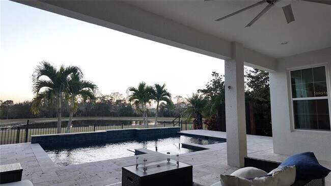 Building Photo - 8764 Lookout Pointe Dr