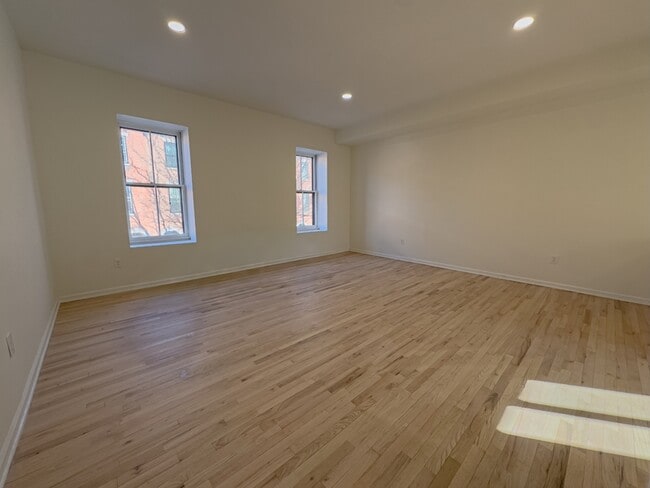 Building Photo - 2036 Wallace St