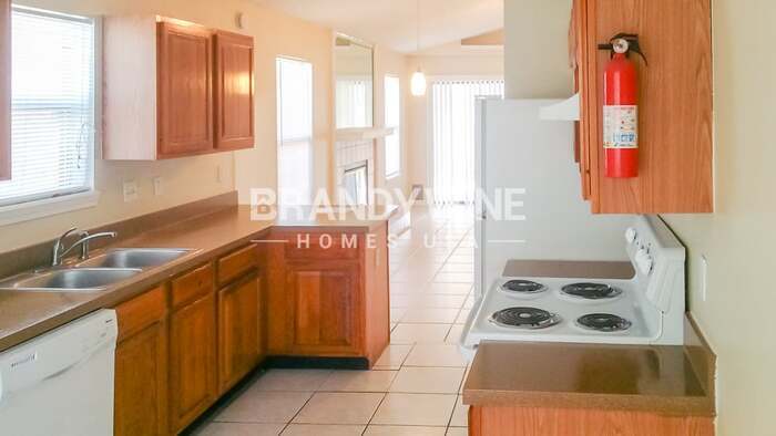 Building Photo - 6933 Huntington Woods Cir W