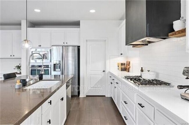 Building Photo - 31650 Sweetwater Cir