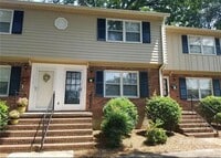 Building Photo - 627 Cherry St