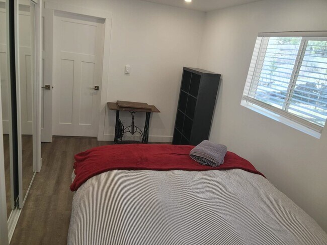 Building Photo - Spacious 4-bedroom + study home; Includes ...