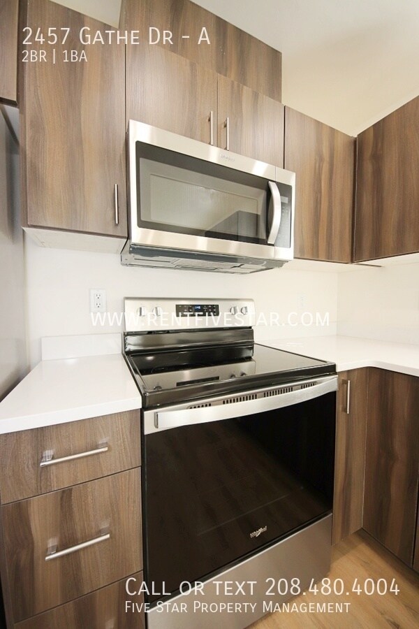 Building Photo - 2457 Gathe Dr