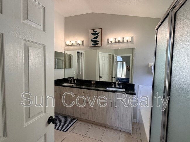 Building Photo - 8833 Cypress Hammock Dr