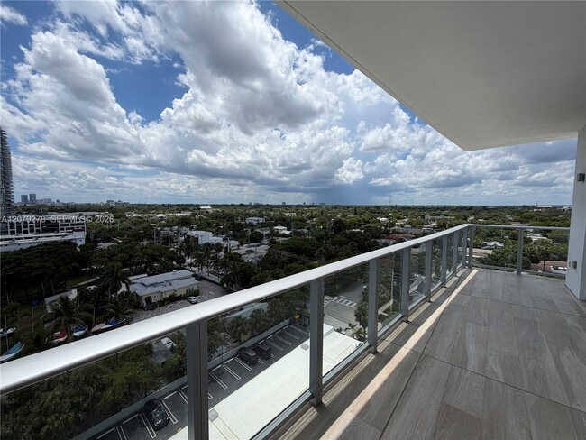 Building Photo - 4714 N Flagler Dr