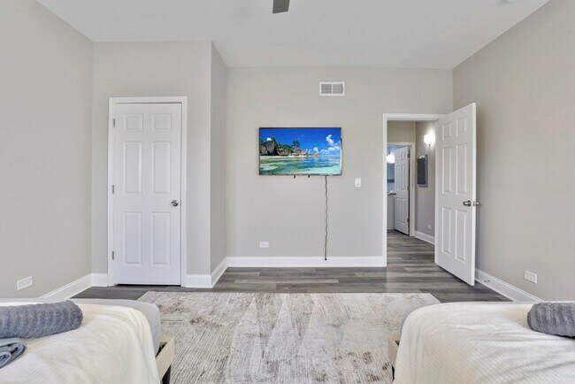 Building Photo - 1111 Bonnie Brae Pl