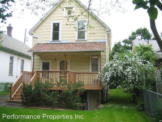 Building Photo - 149 SE 30th Pl