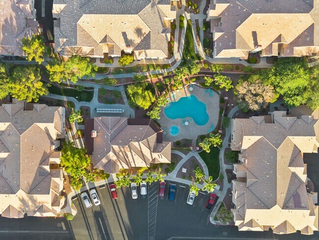 Building Photo - 2 Primary Bedrooms in a Gated Northwest Co...