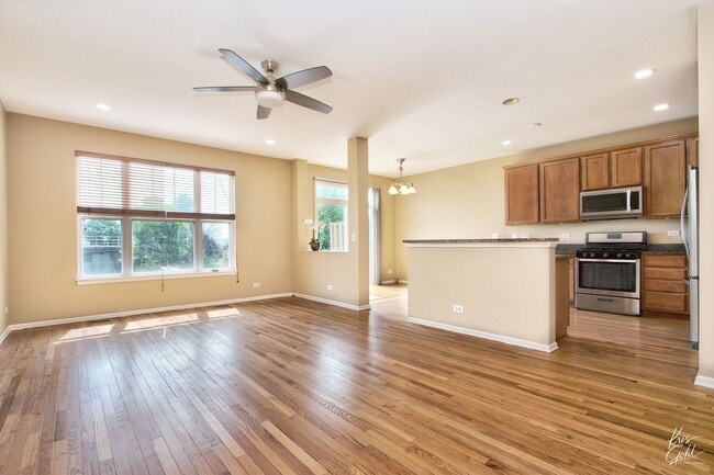 Building Photo - 1817 Crenshaw Cir