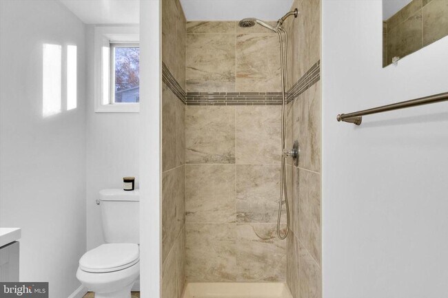 Building Photo - 4224 Kinmount Rd