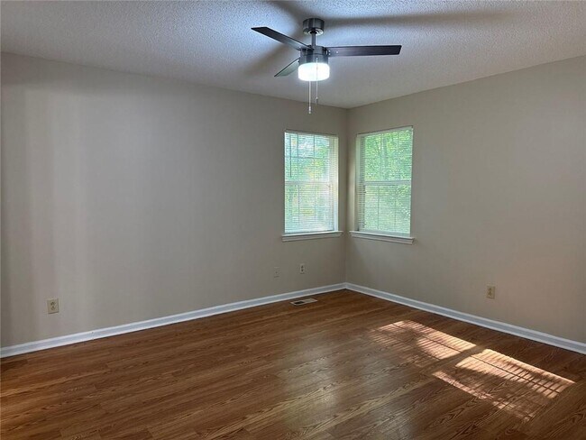 Building Photo - 217 Briarpatch Ct