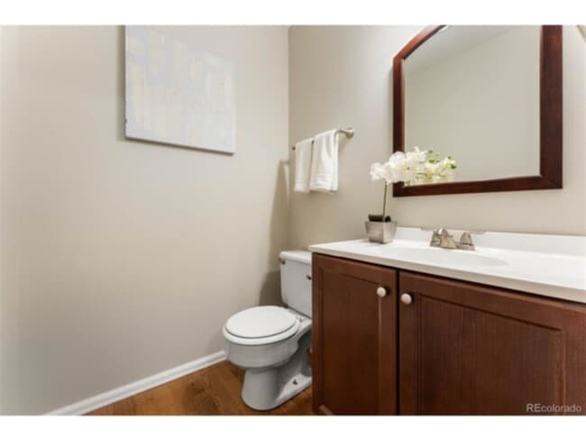 Building Photo - 7073 S Elm St