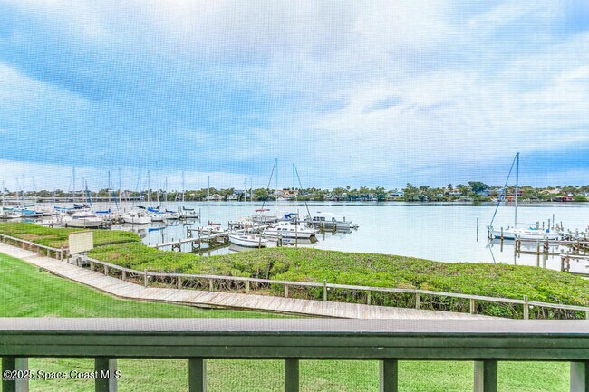 Building Photo - 18 Marina Isles Blvd