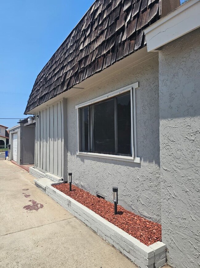 Building Photo - 1153-1155 Emory Street