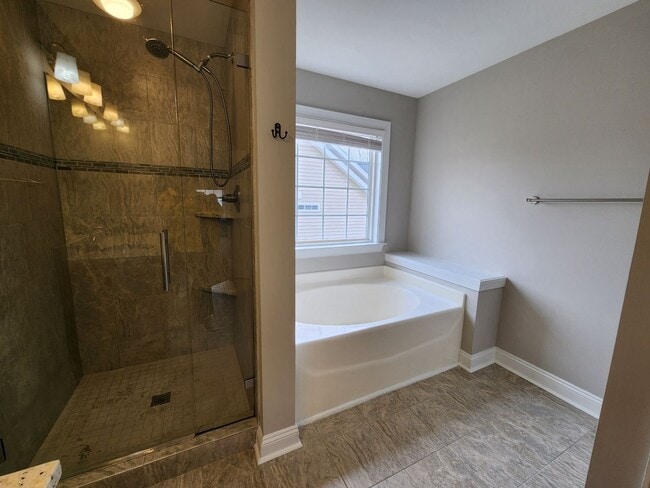 Building Photo - Charleston Style Home In Matthews