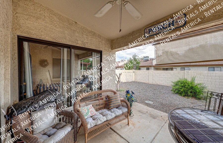 Building Photo - 9123 N 68th Dr