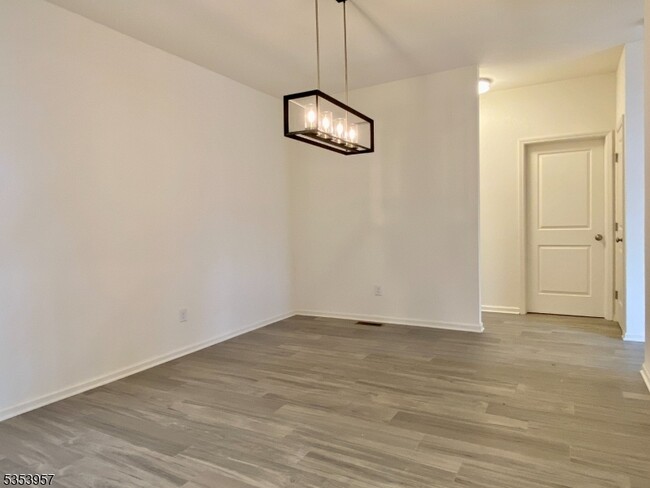 Building Photo - 118 Tarrington Rd