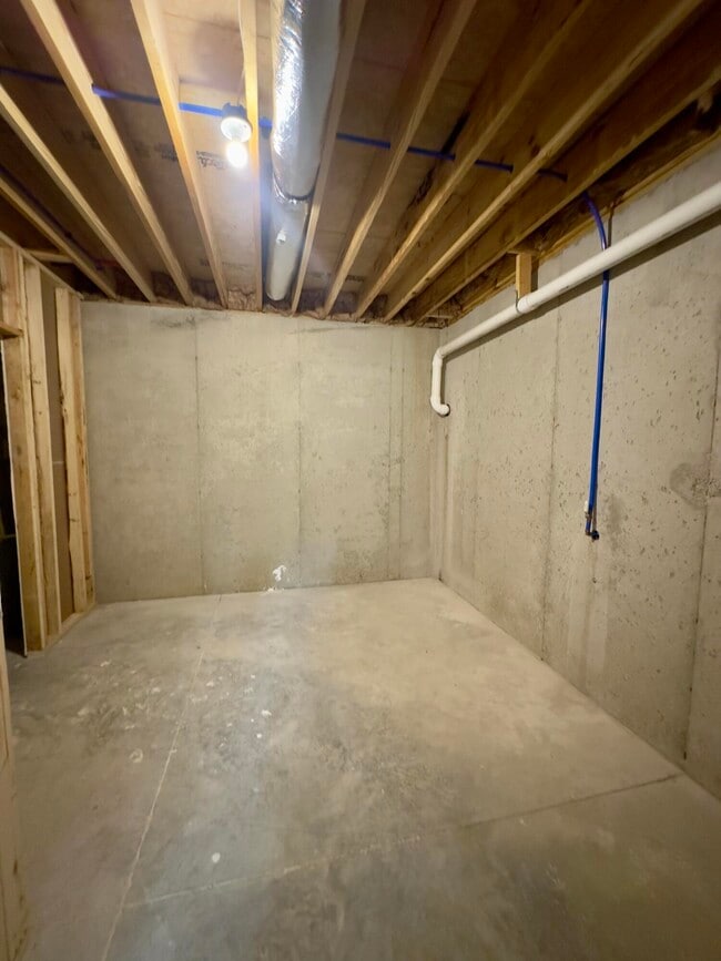 Building Photo - 540 Ryan Dr