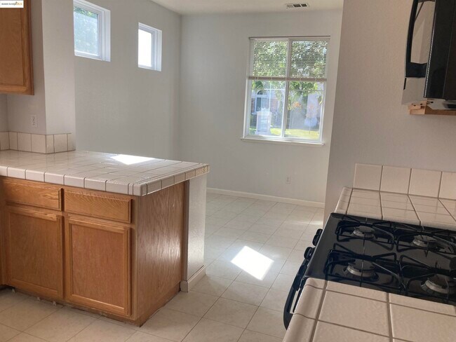 Building Photo - 10448 Almanor Cir