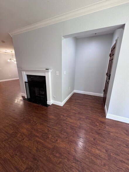 Primary Photo - 216 Stone Pine Ln