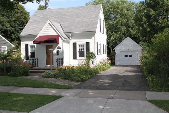 Primary Photo - 1500 W Pine St