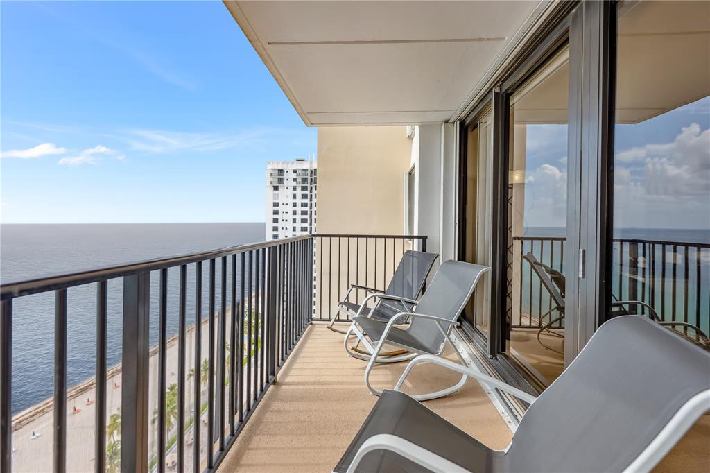 Building Photo - 2201 S Ocean Dr