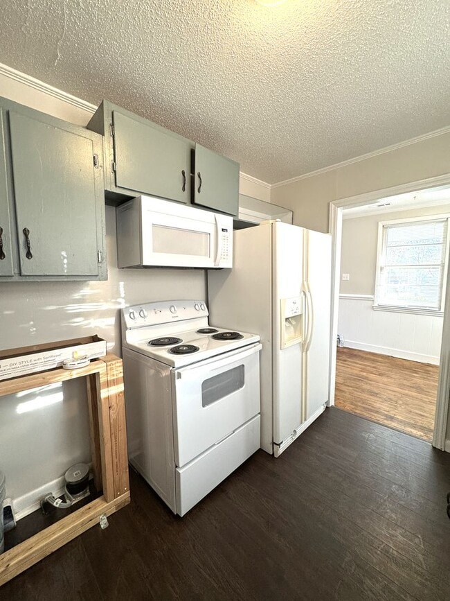 Building Photo - Adorable home !