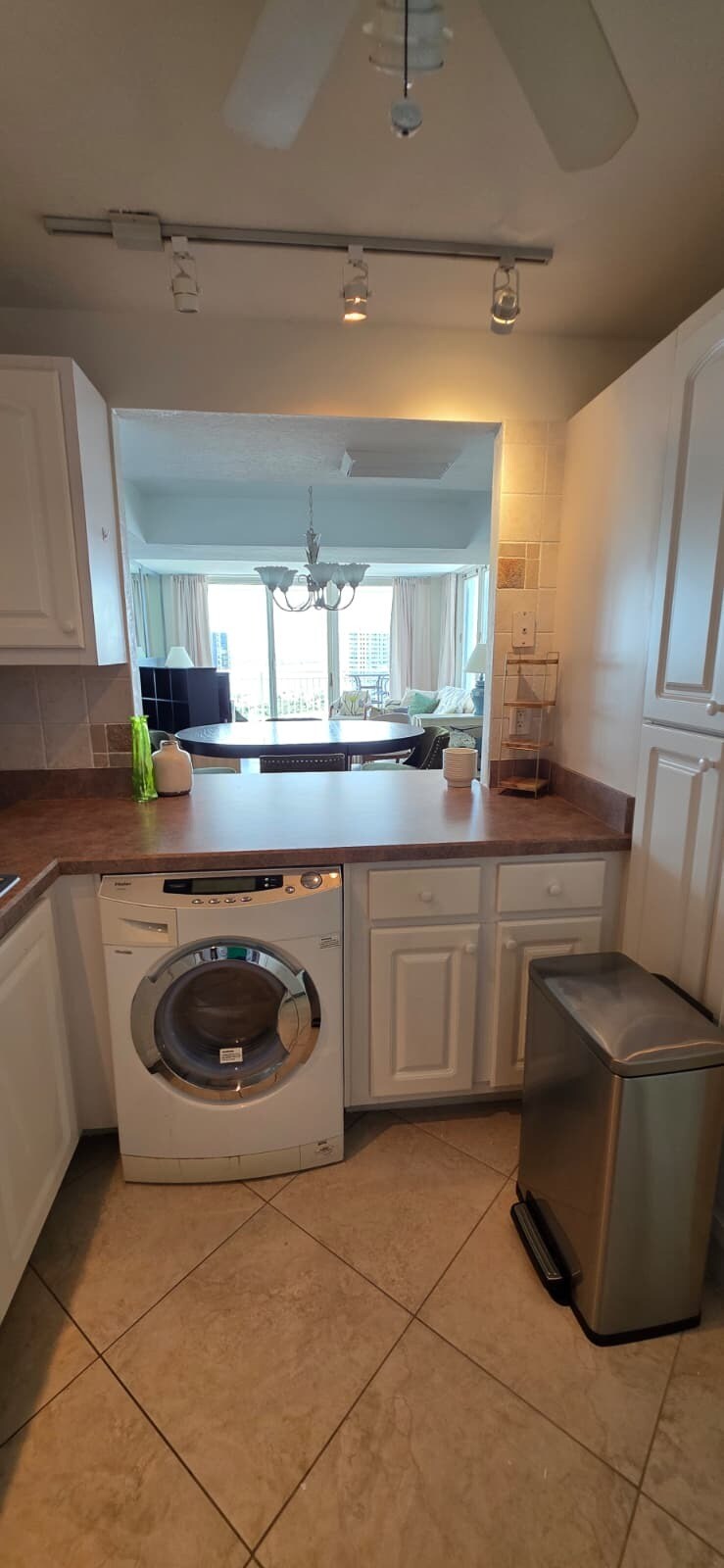 Building Photo - 3047 S Atlantic