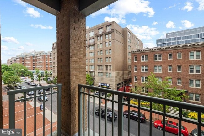 Building Photo - 2425 L St NW