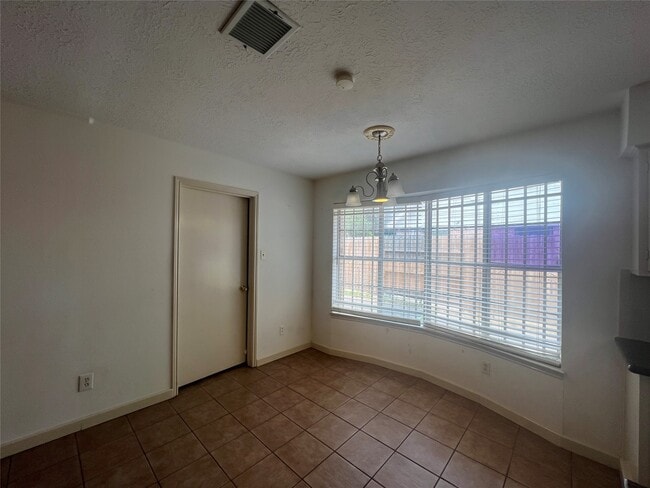 Building Photo - 7026 Lacy Hill Dr